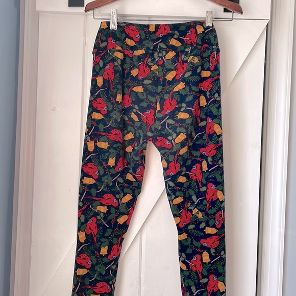 Cardinal and Holly Leggings - Picture 1 of 5